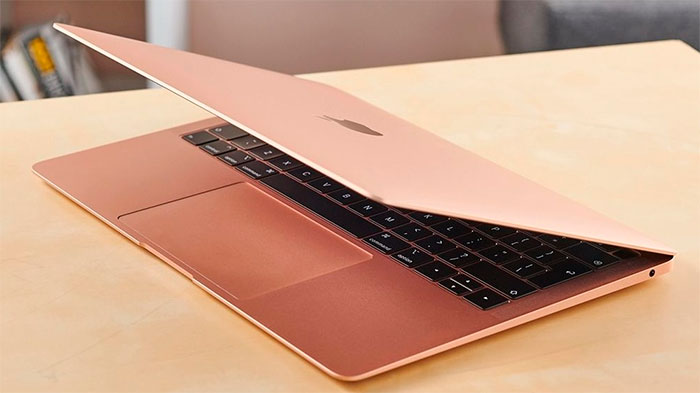 MacBook Air в золотом цвете